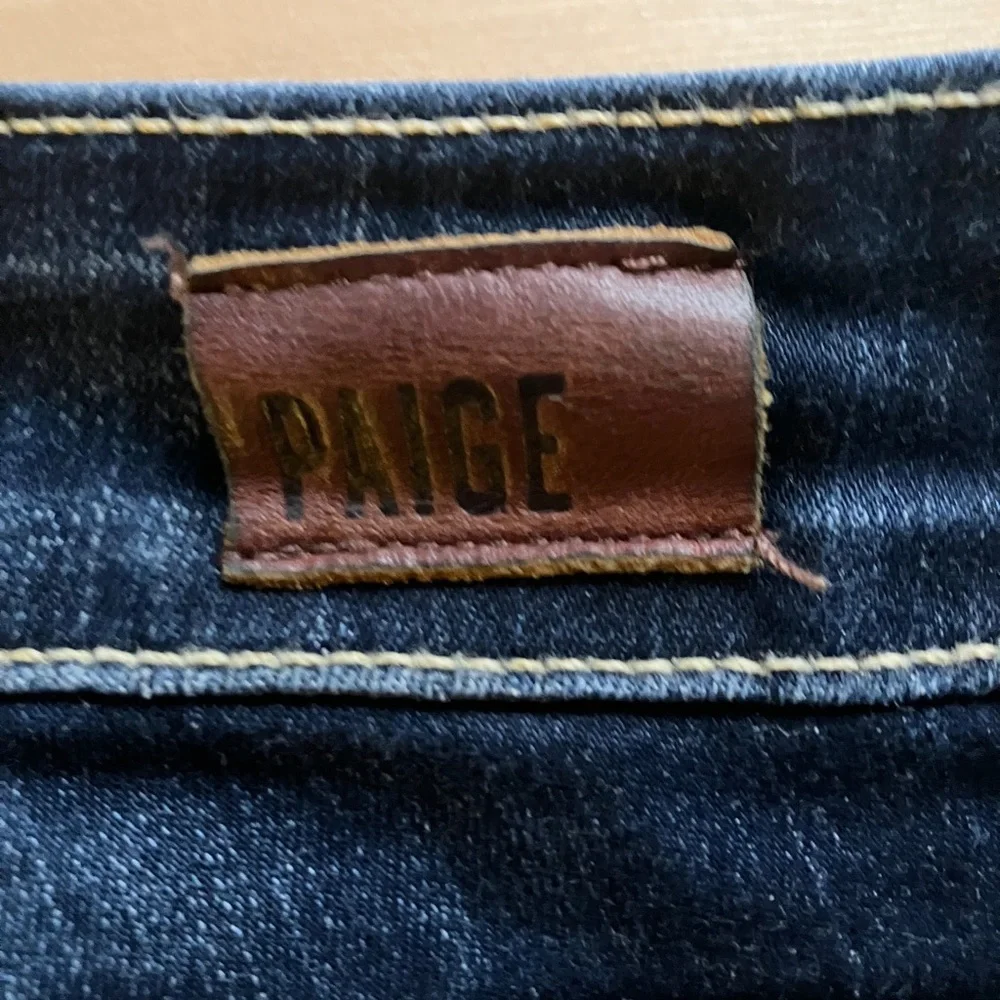Paige Skyline Skinny Maggie Dark Wash Denim 25